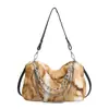 Bolsa de Outono para Mulheres, Bolsa de Braço de Pelúcia e de Alta Qualidade, Bolsa de Ombro Transversal de Pelúcia Moderna e Versátil, Bolsa de Pelúcia de Nicho