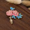 Broche de Liga de Zinco com Gotejamento de Óleo de Flor e Strass, Versátil e Elegante para o Dia a Dia, Acessório Anti-Exposição para Terno Feminino, Fabricante, Estoque Pronto