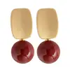 Pendientes de Perla Redondos Rojos de Alto Brillo Estilo Pequeña Fragancia Elegantes y Exquisitos Sin Agujero Pendientes Personalizados de Lujo Accesible de Gama Alta para Mujer