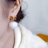 Serie de colores Maillard ~ Pendientes nuevos de felpa de otoño e invierno para mujer, elegantes pendientes de bola de pelo con lazo suave que combinan con todo.