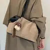 Bolso de axila para mujer, nueva colección de otoño 2026, bolso de hombro moderno y versátil, material de gamuza, elegante bolso cruzado