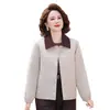 El popular abrigo de otoño de este año para madres, nuevo estilo primavera/otoño para mujeres mayores de 50 años, ropa para mujeres de mediana edad y mayores, chaqueta nueva con cuello