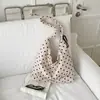 Bolso de hombro casual estilo coreano con cierre de cordón, gran capacidad, adecuado para ir al trabajo y viajar, diseño retro de lunares, bolso tipo tote versátil