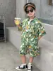 Conjunto Nuevo de Camisa Floral de Verano para Niños, Manga Corta, Delgado, Estilo Hong Kong, Ropa Moderna y Fresca para Pequeños, Conjunto de Dos Piezas para Verano