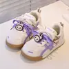 Zapatillas Versátiles para Correr para Niñas 2025 Verano Nuevo Estilo Niños Medianos y Grandes Casual Moda Deportivas Zapatos Antideslizantes para Patinar para Niños