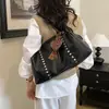 Bolso tote de moda con tachuelas de gran capacidad, bolso de hombro de nailon moderno y único, bolso cruzado elegante para el uso diario