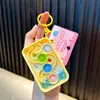 Llavero de disco de engranaje para animales pequeños, juguete de bola, consola de juegos, colgante para mochila, llavero para aliviar el estrés, regalo pequeño al por mayor