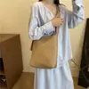 Bolsa de mano tipo tote de gran capacidad para el día a día, nuevo modelo 2026, bolsa para madre e hija, bolso de mano a la moda para el trabajo, bolso tipo cubo versátil para llevar al hombro o debajo del brazo