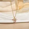 Colgante de Lujo Ligero Estilo Coreano y Japonés Dulce y Elegante con Diseño Único, Accesorio de Collar de Acero de Titanio que No se Desvanece para Mujer