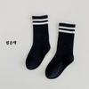 1537 calcetines para niños al por mayor barras paralelas estilo deportivo calcetines de media pantorrilla calcetines de algodón de alta elasticidad sin costuras para niños y niñas calcetines para estudiantes