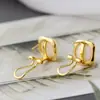 Nafu Pabellón Joyería de Plata al por Mayor: Aretes Cuadrados Chapados en Oro con Nácar Blanco Natural, Aretes de Botón de Moda para Mujer en Plata de Ley 925