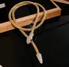 Collar Magnético con Forma de Serpiente Incrustado de Diamantes Moda Europea y Americana Cadena Versátil para Suéter Diseño Personalizado Accesorios Colgantes de Ropa de Alta Gama
