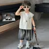 Conjunto de Colete Bordado com Strass para Meninos no Verão, Roupa Esportiva Fina Estilosa para Crianças, Roupas de Bebê Modernas para Exportação
