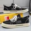 Sapatos Masculinos 2026 Primavera Leves Antiderrapantes Casuais de Lona Versáteis para Jovens Sapatos Esportivos Tênis Baixos Sapatos
