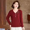 Suéter de tricô estiloso de outono com decote V e botões da mamãe, roupa de outono para mulheres de meia-idade e idosas, blusa básica estilosa com bordado no decote V que rejuvenesce