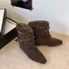 Botines de estilo occidental con doble hebilla para mujer, nueva llegada de otoño, piel mate, punta cuadrada, tacón interior oculto, botas estilizadas apiladas