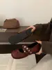 Primeiro Encontro Ji Retro Bico Redondo Tira Cruzada com Rebites Sapato Mary Jane Vermelho Pequeno de Couro Feminino Versátil Não Cansa os Pés Macio Fundo Plano Barra