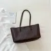Bolsas Femininas da Moda 2026 Nova Pequena de Nicho Tecida de Ombro Único Simples Elegante Bolsa Tote Casual de Braço Tendência