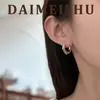 Pendientes de Aro Minimalistas de Moda Transfronteriza Europea y Americana con Aguja de Plata 925, Lujo Ligero, Sensación de Alta Gama, Pinzas para Orejas y Accesorios para Orejas Versátiles