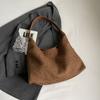 Bolso de felpa vintage de gran capacidad para mujer, nuevo bolso de hombro elegante para ir al trabajo en otoño e invierno de 2024, bolso de mano de moda.