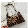 Nueva Textura de Verano Versátil Elegante Bolso de un Hombro para Debajo del Brazo para Mujer Popular Moda de Nicho Bolso Baguette con Estampado de Leopardo