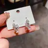 Aretes Geométricos Cuadrados en Forma de C con Imitación de Perla y Circonita Estilo Lujo Accesible Aguja de Plata Aretes Elegantes de Gama Alta Personalizados de Nicho para Mujer