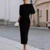 Nova coleção de outono de roupas femininas para exportação: Vestidos longos elegantes de estilo europeu e americano, cor sólida, com fenda e cintura ajustada, adequados para banquetes e eventos noturnos