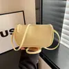 Nova Bolsa Pequena Transversal Feminina 2026 Moda Versátil Bolsa Bolinho Novo Estilo Leve Luxo Elegante Bolsa de Ombro Leve
