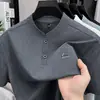 Camiseta Masculina de Seda Gelada Manga Curta 2026 Novo Estilo Verão Moda para Meia-Idade Versátil Gola Alta Cor Sólida Camiseta Masculina de Manga Curta