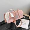 Bolsa de hombro plateada para mujer, paquete pequeño estilo francés, popular este año, de alta textura, tipo baguette para debajo del brazo