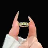 Nuevo anillo de moda de alta gama versátil estilo vintage con forma de estrella y diamantes, lujo ligero, anillo personalizado único y lujoso