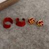 Otoño e Invierno Ankora Rojo Pendiente Pequeño para la Oreja Estilo Té Negro Retro de Alta Gama Pendientes de Anillo Emoxie Pendientes de Diseño Nicho Pendientes