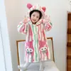 Bata de Baño Infantil Terciopelo Coral Bata de Noche Forro Polar Otoño e Invierno Niñas Niña Pequeña Pijama de Franela 2025 Nuevo Toalla de Baño