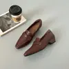 Zapatos de tacón alto de punta cuadrada estilo francés, zapatos nuevos de cuero de tacón medio para commuting, zapatos slip-on simples de cuero genuino para mujer