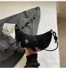 Bolso Croissant de Diseño de Nicho de Moda 2025 Nuevo Estilo Bolso de Hombro Cruzado para Mujer con Textura Elegante Bolso Dumpling Moderno