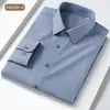 Camisa de Manga Larga para Hombre de Mezcla de Lana Estilo Nuevo, Casual de Negocios, Lavable a Máquina, Color Sólido, Sin Planchar, Versátil para Primavera y Otoño, Camisa de Alta Gama
