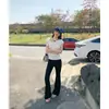 Foto Real # Camiseta de Manga Corta para Mujer con Lazo, Hombros Descubiertos, Diseño Asimétrico, Nueva Colección Primavera 2026.
