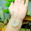 Colgante de Agata Calcedonia Natural de Alta Calidad, Cierre Ruyi, Piedra Preciosa para Hombres y Mujeres, Collar con Colgante de Jade Nube de la Fortuna