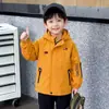 Chaqueta Camuflada de Primavera y Otoño para Niños 2026 Nuevo Estilo Ropa de Otoño para Bebés Chaqueta con Capucha Elegante para Niños Top
