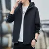 Jaqueta corta-vento com capuz para streetwear e workwear, tecido repelente à água e resistente a manchas, várias cores disponíveis, para primavera, outono, camping, montanhismo, jaqueta casual