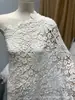 Tela de Encaje Hueca con Bordado Estéreo de Flor Grande de Seda de Leche Blanca Tela Hueca Soluble en Agua Salida de Fábrica de Cheongsam