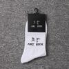 Calcetines de otoño e invierno para mujer hasta media pantorrilla blanco y negro estilo campus NY calcetines para pareja barras paralelas letras running hip hop media pantorrilla Deportes calcetines para hombre