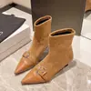 Botas Femininas Curtas Elegantes Bico Fino Salto Gatinho Estilo Coreano 2026 Novidade Outono/Inverno Botas de Cano Curto Salto Alto