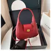 Moda de Inverno 2025 Textura Bolsa Satchel Bolsa Meia-Lua Popular Elegante Diária Prática Bolsa de Ombro Bolsa Transversal