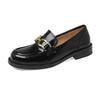 Mocassins de fivela de metal elegantes e versáteis, couro inteiro por dentro e por fora, sapatos pequenos de couro de salto baixo primavera 2024, sapatilhas de couro de vaca com bico redondo para mulheres