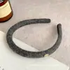Diadema retro minimalista dorada estilo francés para mujer, nuevo diseño 2026, adecuada para lavarse la cara y sujetar el cabello en su lugar, accesorio para el cabello moderno y elegante