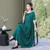 Nuevo Vestido de Algodón y Seda de Alta Gama Verano 2026, Elegante Vestido de Playa Estilo Sanya para Mamás Tallas Grandes, Efecto Adelgazante