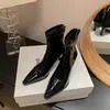 Botas de Cano Curto de Couro Bovino + Couro Elástico Femininas Botas Emagrecedoras Outono Novo Bico Quadrado Zíper Traseiro Salto Fino Salto Alto Botas Elásticas de Cano Curto Femininas