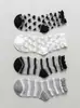 Calcetines de encaje Jk para mujer, Calcetines de seda de vidrio con patrón de corazón en blanco y negro, Calcetines a rayas de moda para niñas, Calcetines de seda de vidrio Pure Desire al por mayor