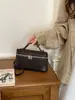 Bolso de hombro casual de moda de nicho estilo coreano, bolso de mano elegante y exquisito con bloques de color, bolso cuadrado pequeño, bolso tipo caja pequeño para el trabajo